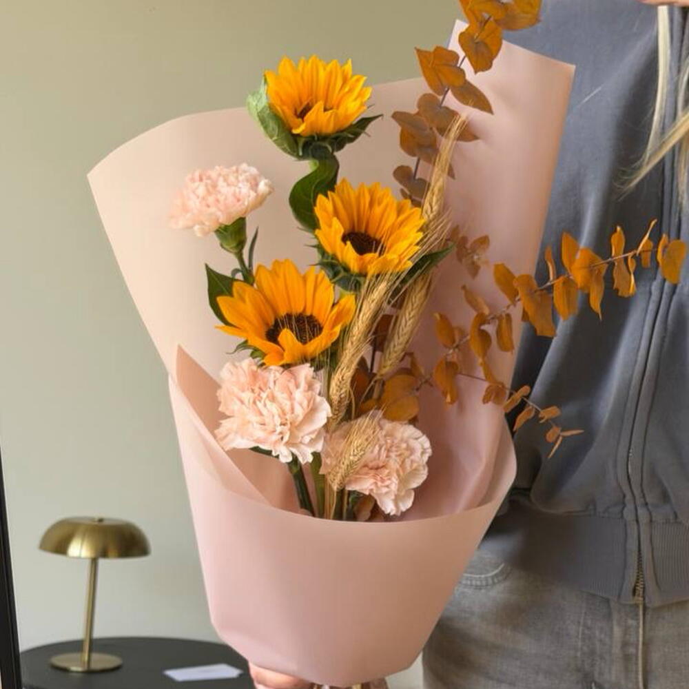 Букет-комплимент с подсолнухами и пшеницей🌻