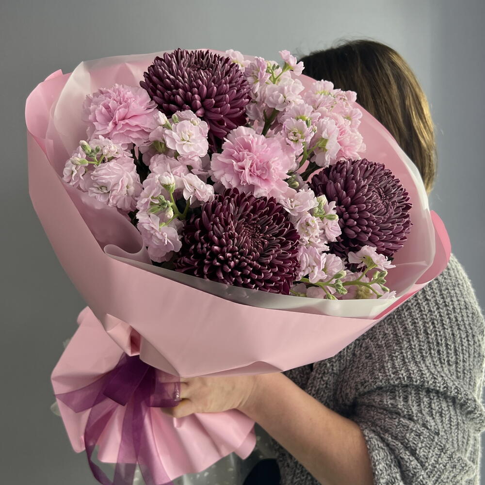 Букет сливового оттенка 🩷 хризантема бигуди 💖 ароматная маттиола 💗 розовый диантус 🌸🌸🌸
