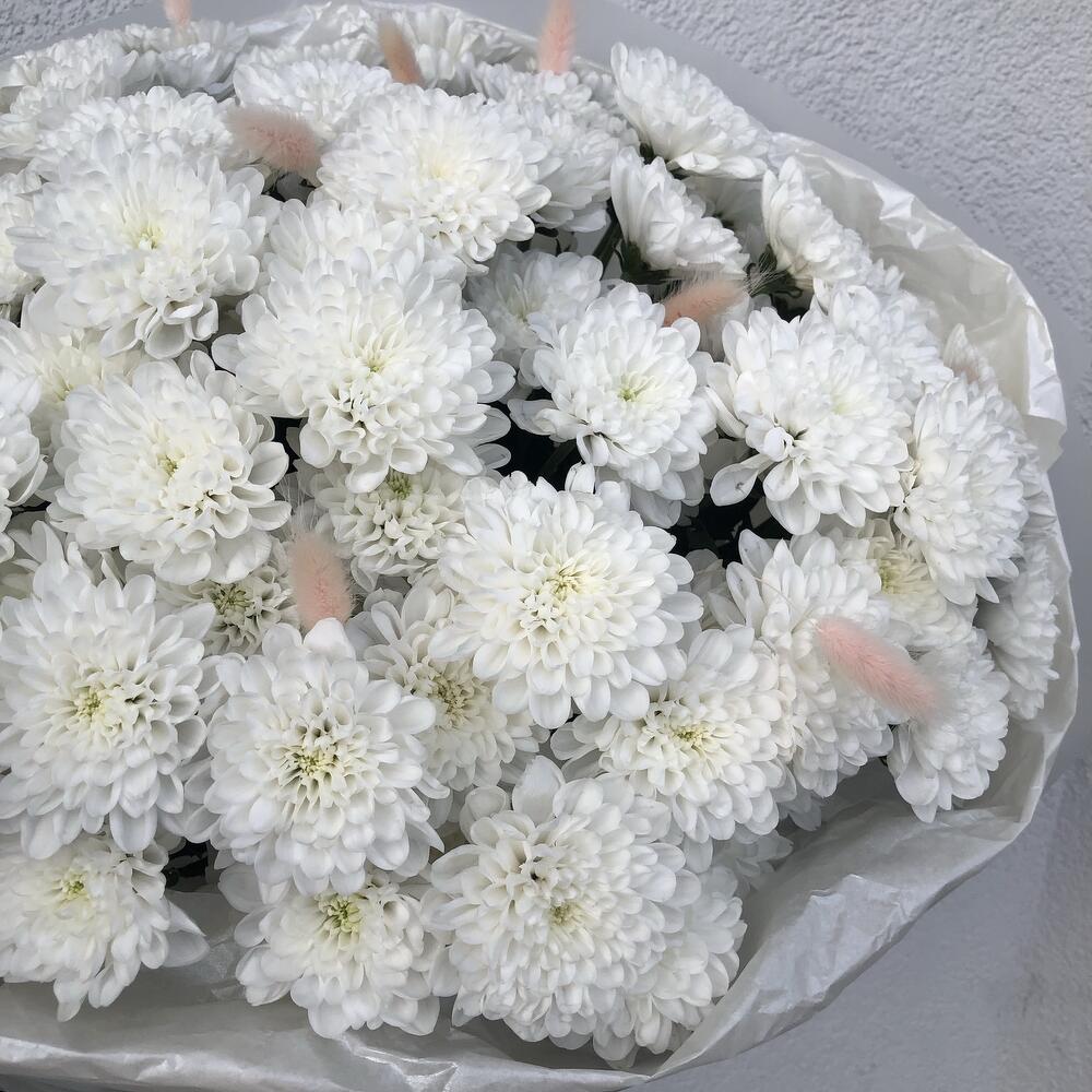 🧁TOP букет «Bloom Room» из кустовых белых хризантем в стильном оформлении 👍