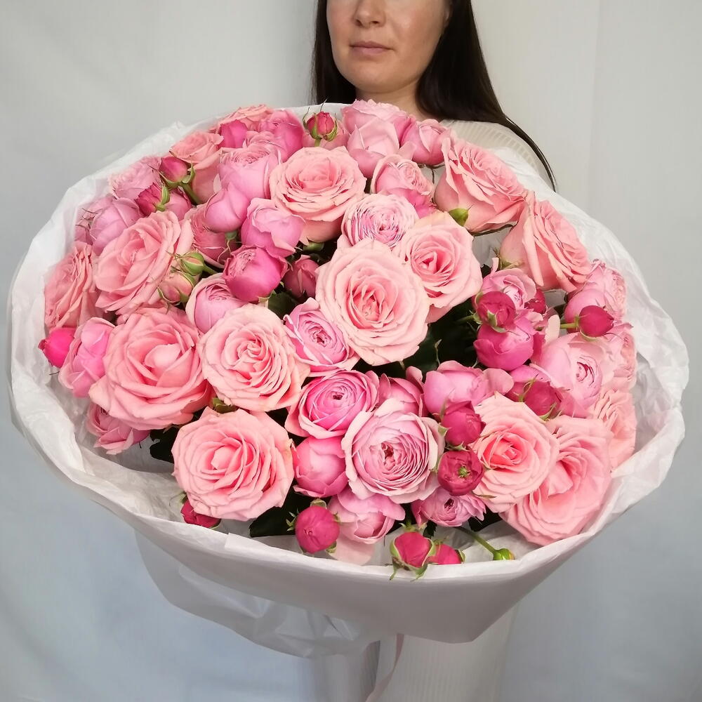 🍭Авторский букет "PERVOЦВЕТ" из пионовидных кустовых роз Pink Silva и розовых роз сорта Софи Лорен