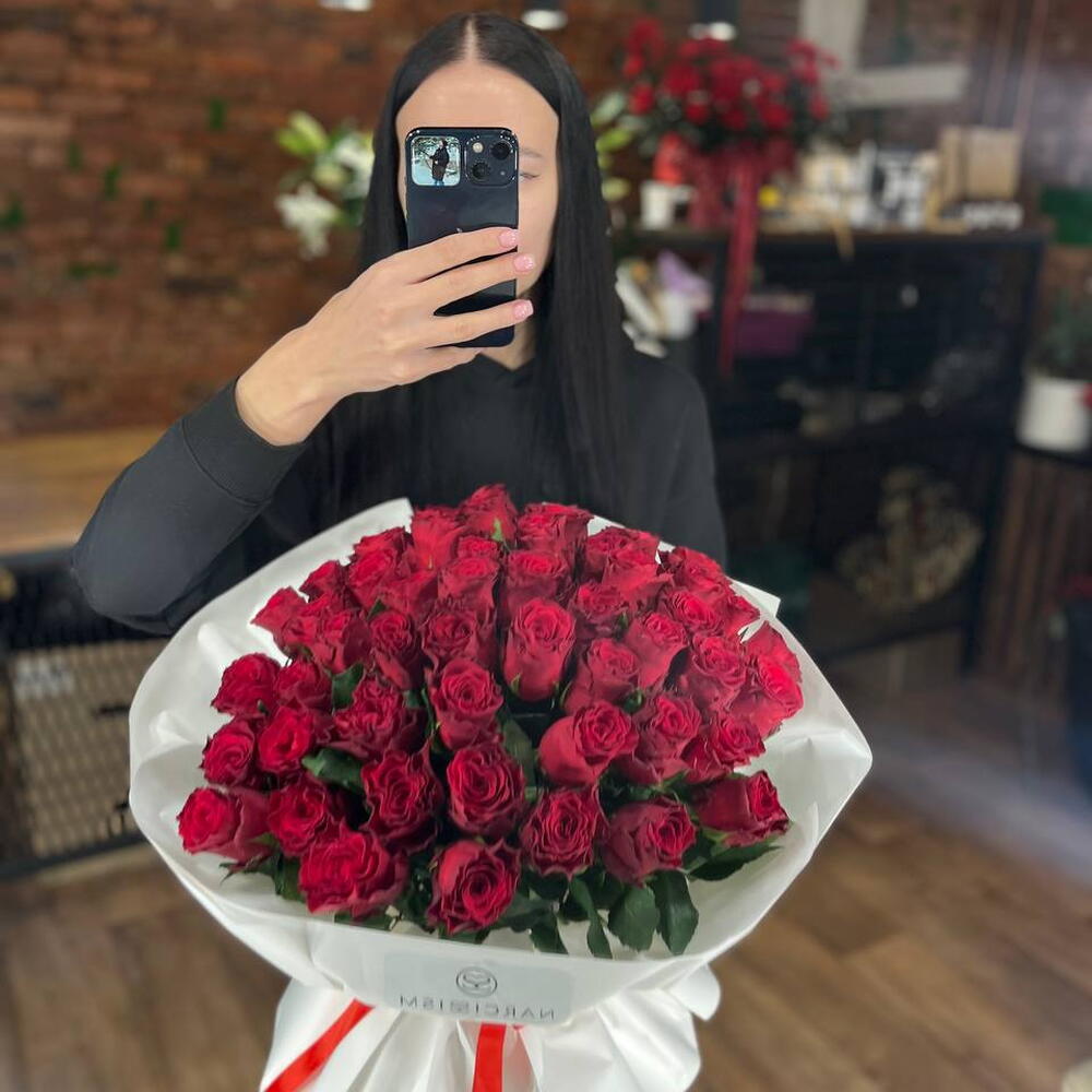Монобукет из красных роз n.r235