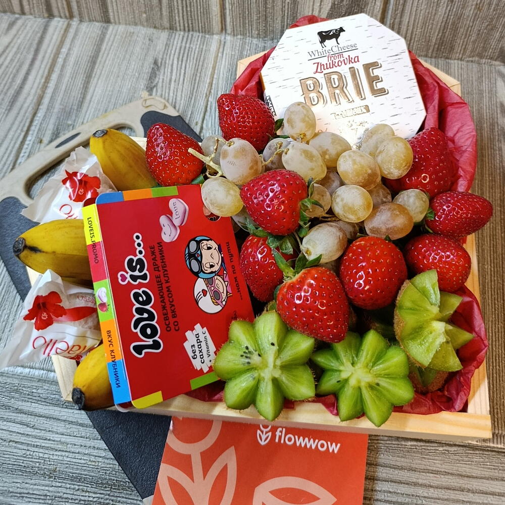 Сердце с фруктами️ Love is
