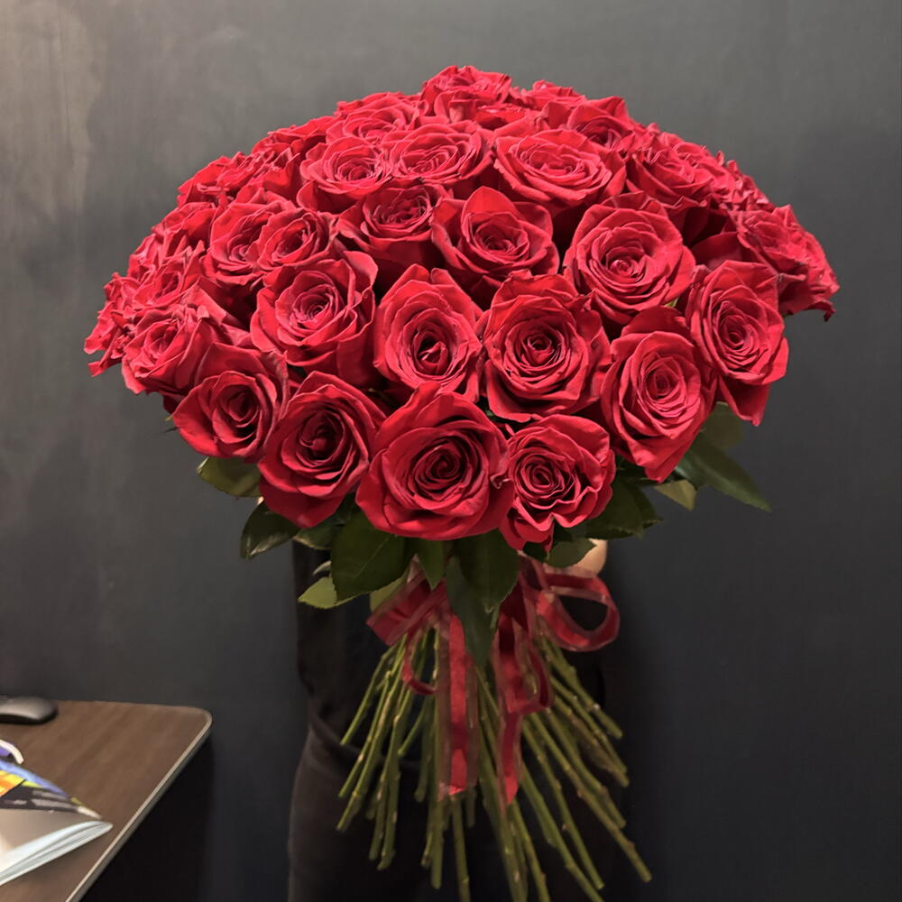 Букет из 51 красной розы сотрта Фридом