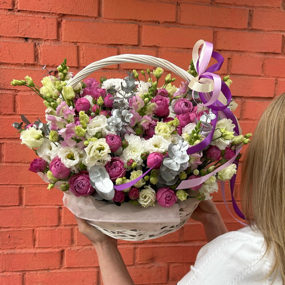 Эксклюзивная корзина из пионовидных роз , дустом , хризантем 🌸🎀💐