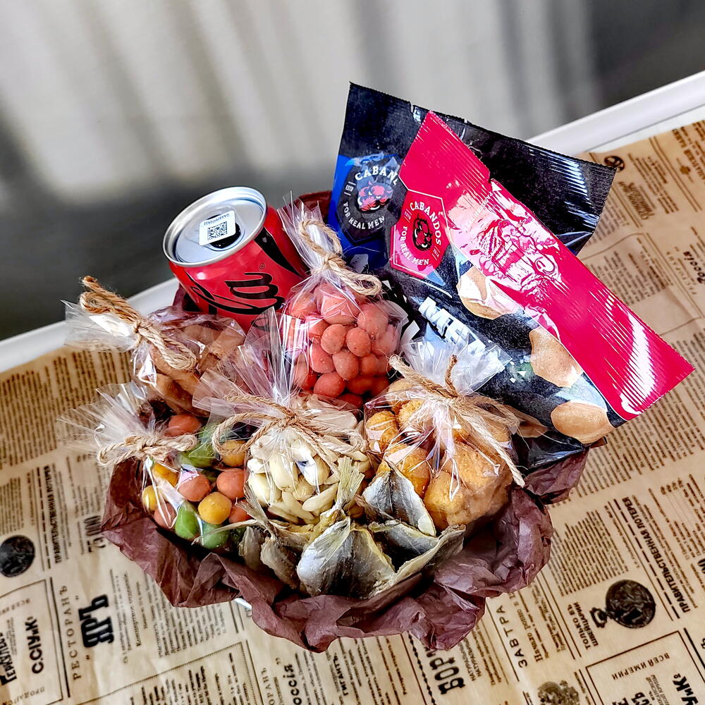 Букет вкусный мужской в ведре Довольный муж