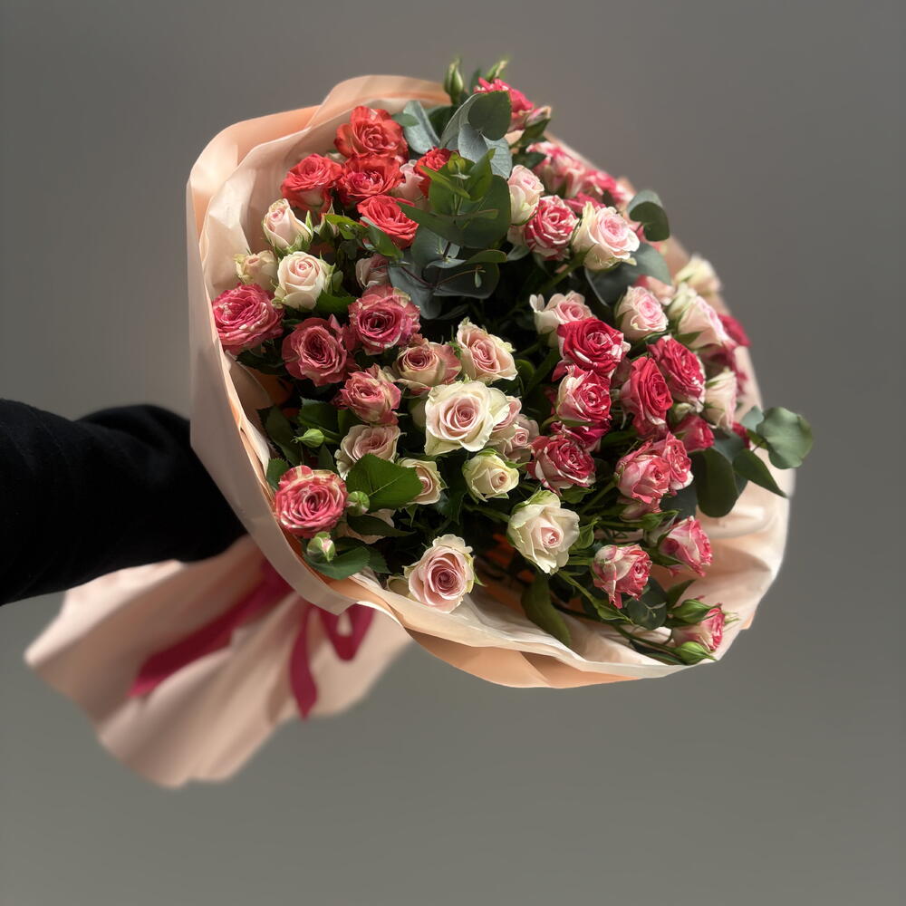 Букет микс из кустовых роз 🩷