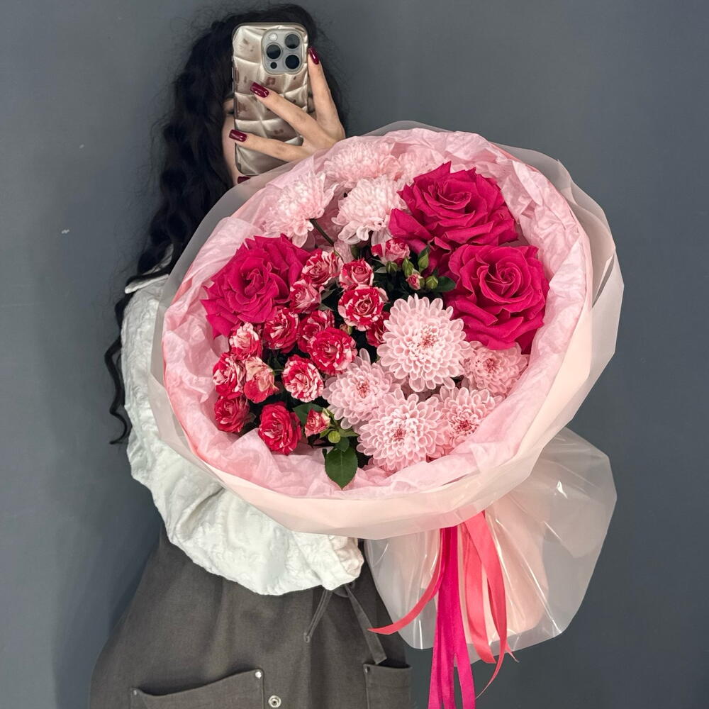 Авторский букет💐 с персиковой хризантемой и французской розой Фул Монти