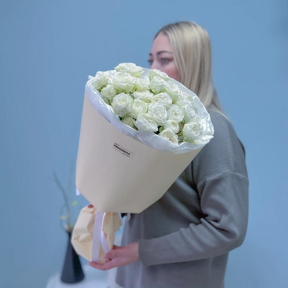 Букет из 7 белых кустовых роз Бомбастик «Белоснежный» 🤍 39001