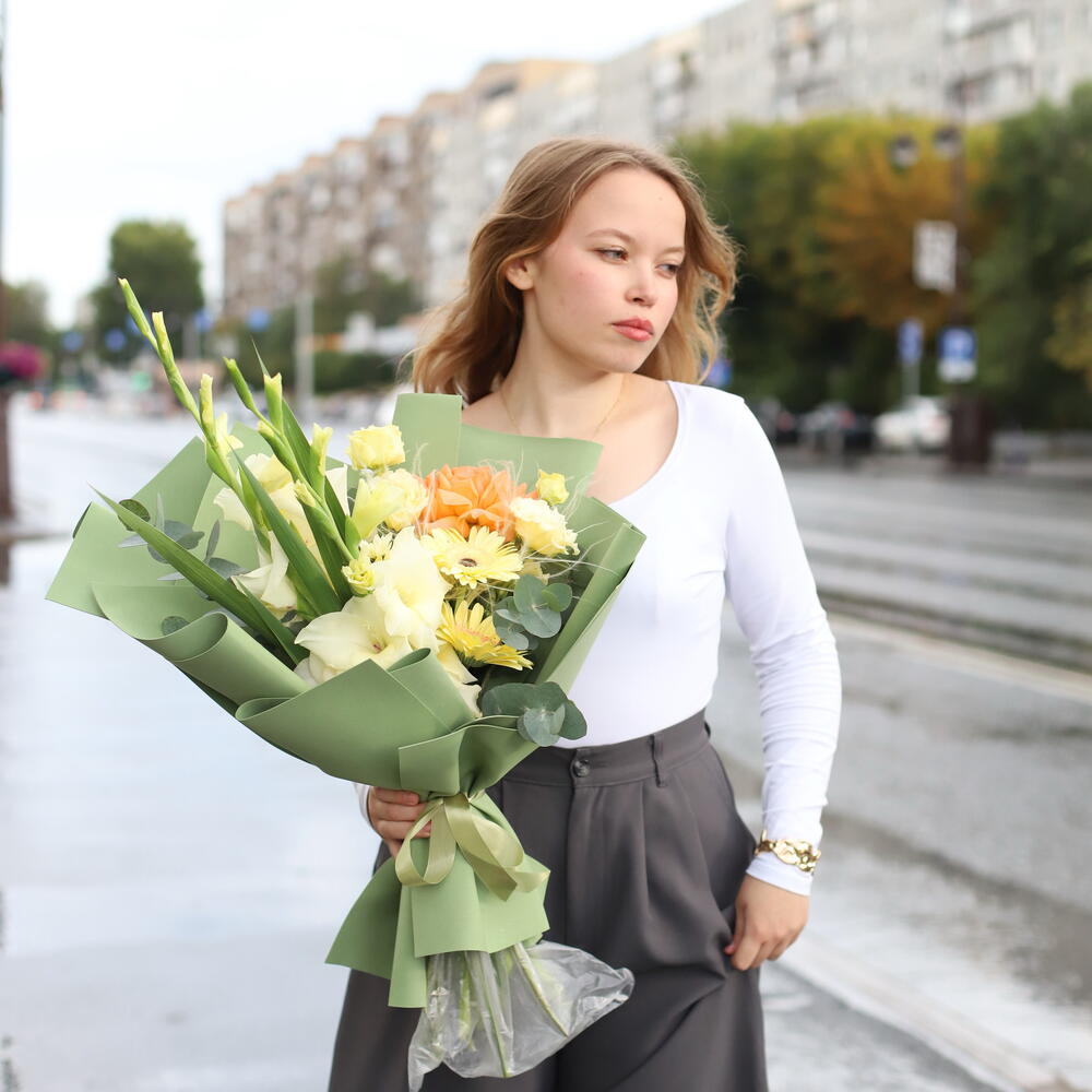 Букет большой с гладиолусами на 1 сентября