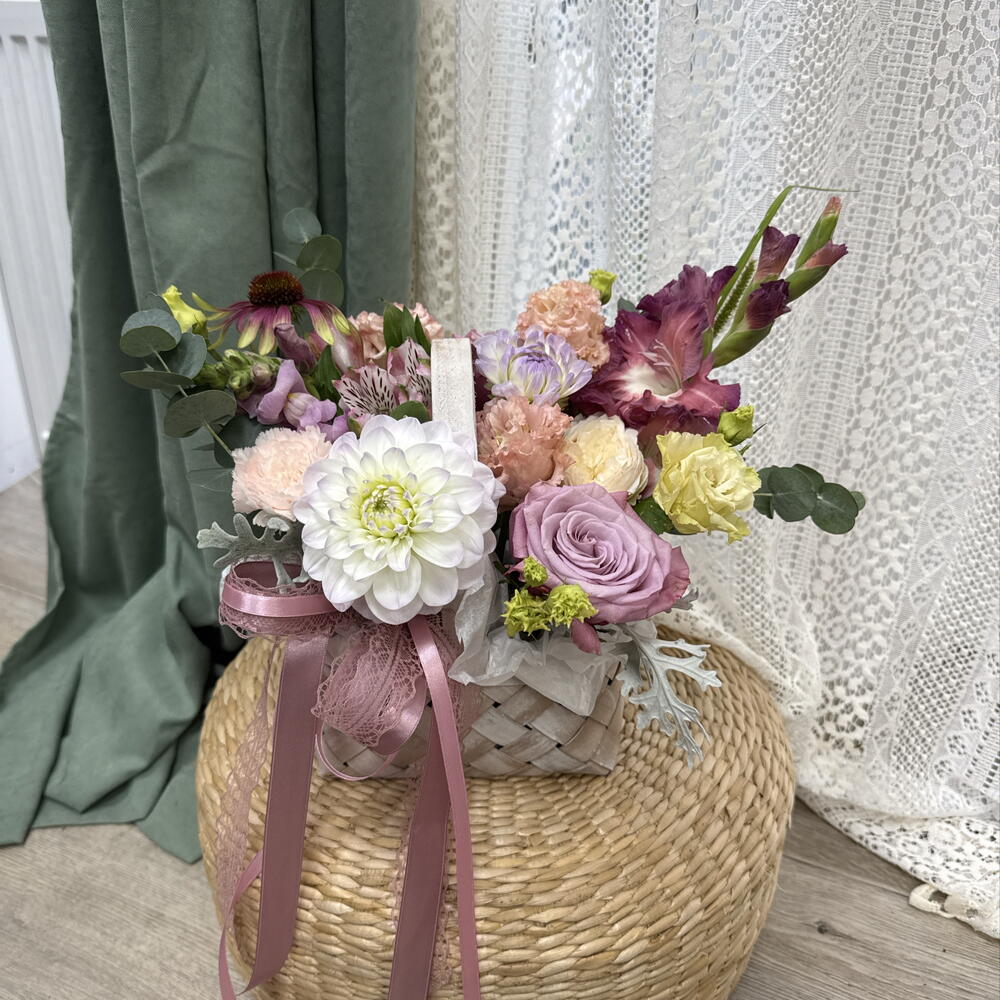 Цветы в лукошке💜