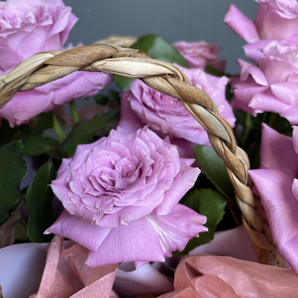Розы в корзине🌺