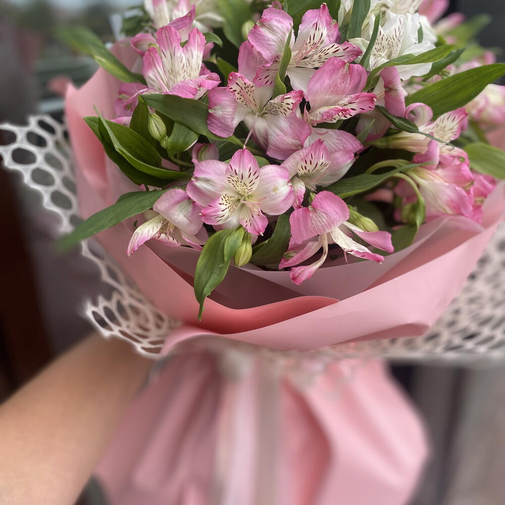 Букет Веселая альстромерия
