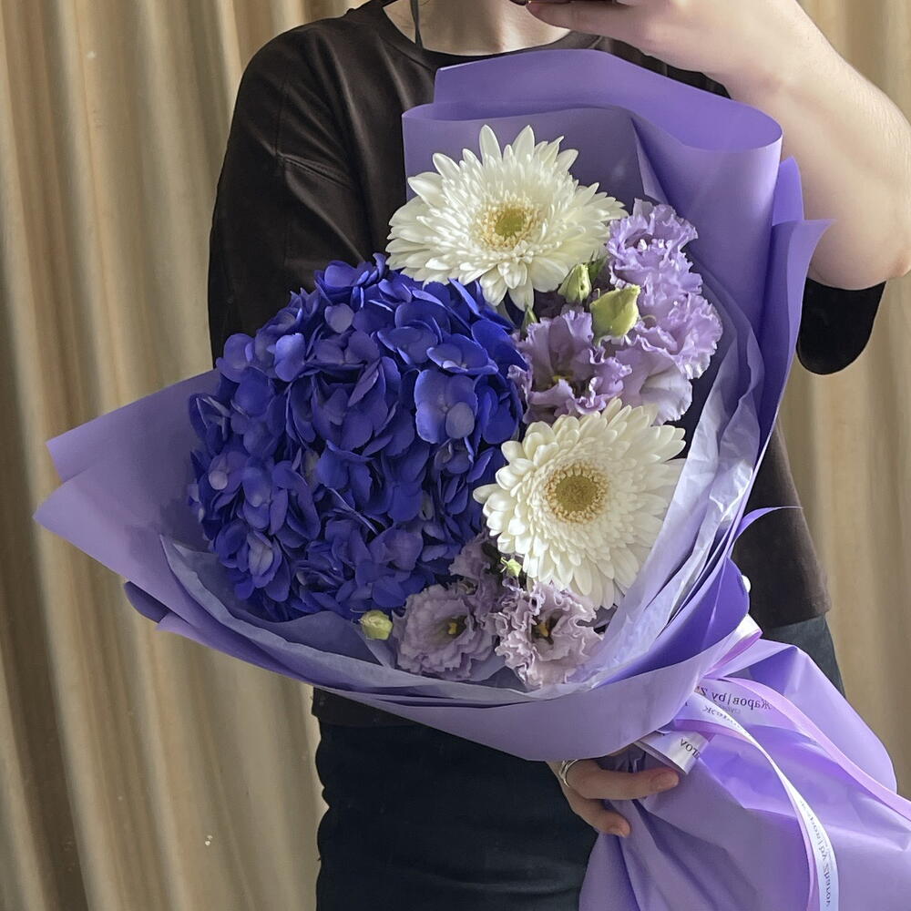 Букет комплимент из сиреневой гортензией,  эустомой и герберами💜