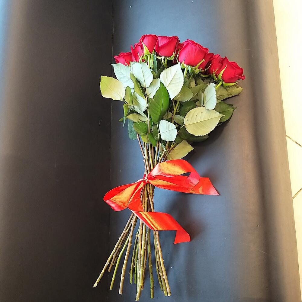 17 красных роз🥰