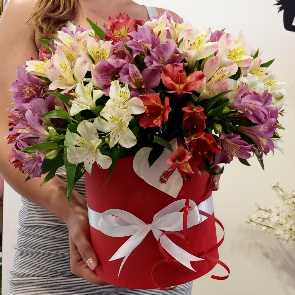 Коробка из цветных Альстромерий, Цветы и подарки в Волгограде, купить ...