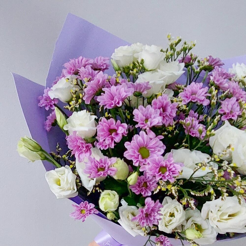 Лавандовый букет из самых стойких цветов-эустомы и ромашковой ...