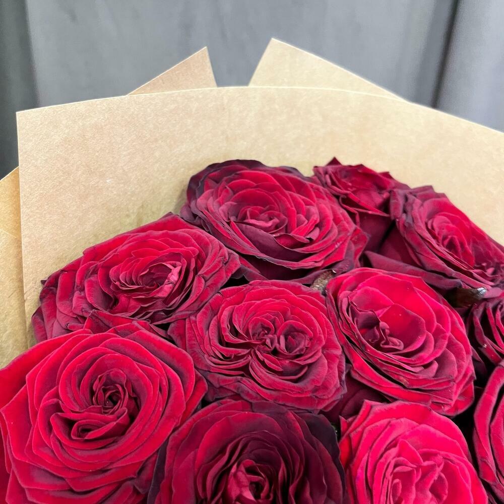 15 красных роз 🌹