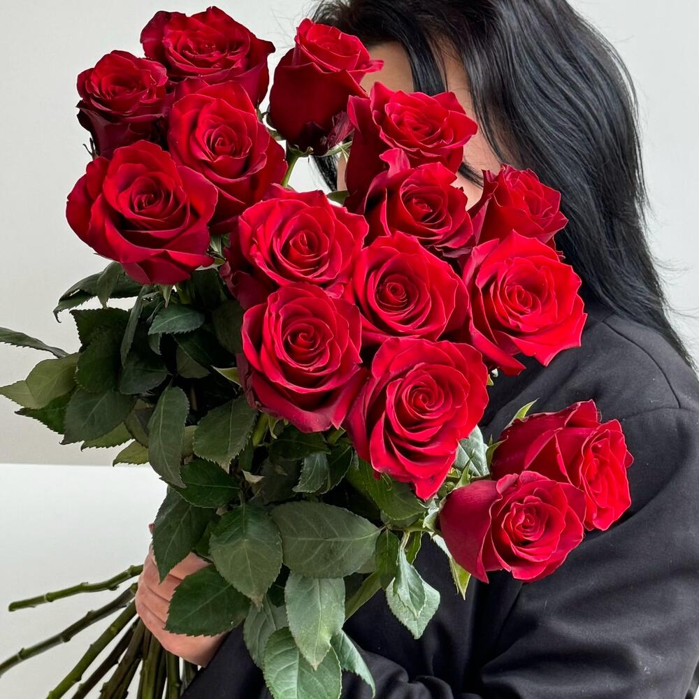 Красные розы импорт 🌹Элегантный поцелуй🌹