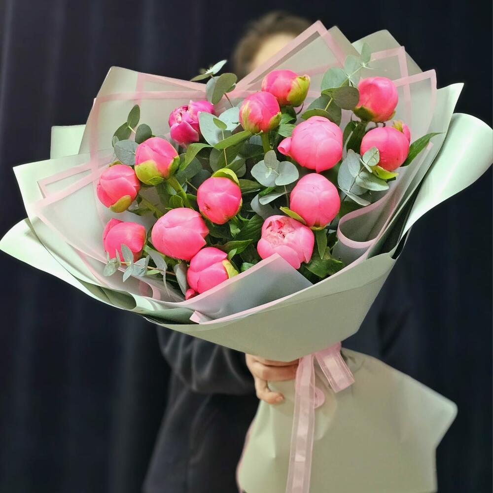 17 коралловых пионов