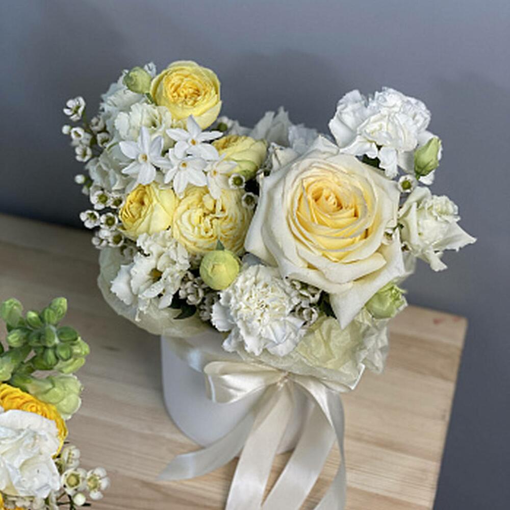 Букет в шляпной коробке Yellow garden S