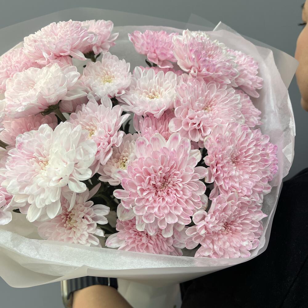 «Розовый рассвет» 💗 Очаровательный букет из 5 веток нежно-розовых кустовых хризантем