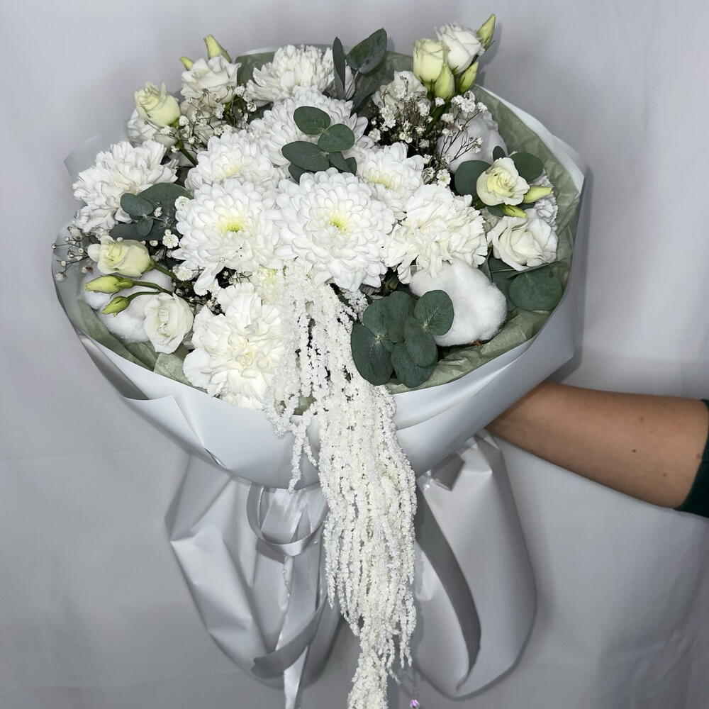 Bouquet of chrysanthemums, lisianthus, cotton and amaranthus with eucalyptus