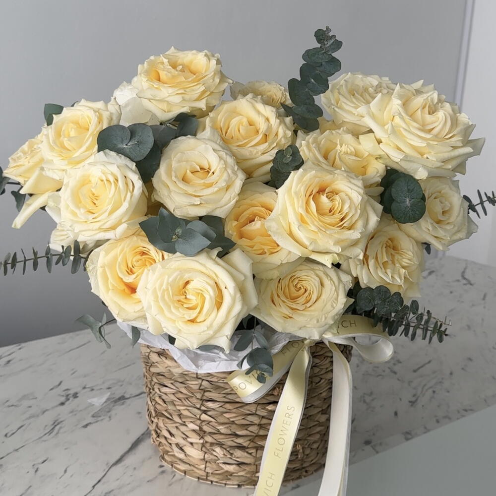Корзина с цветами Кэнди Лайт