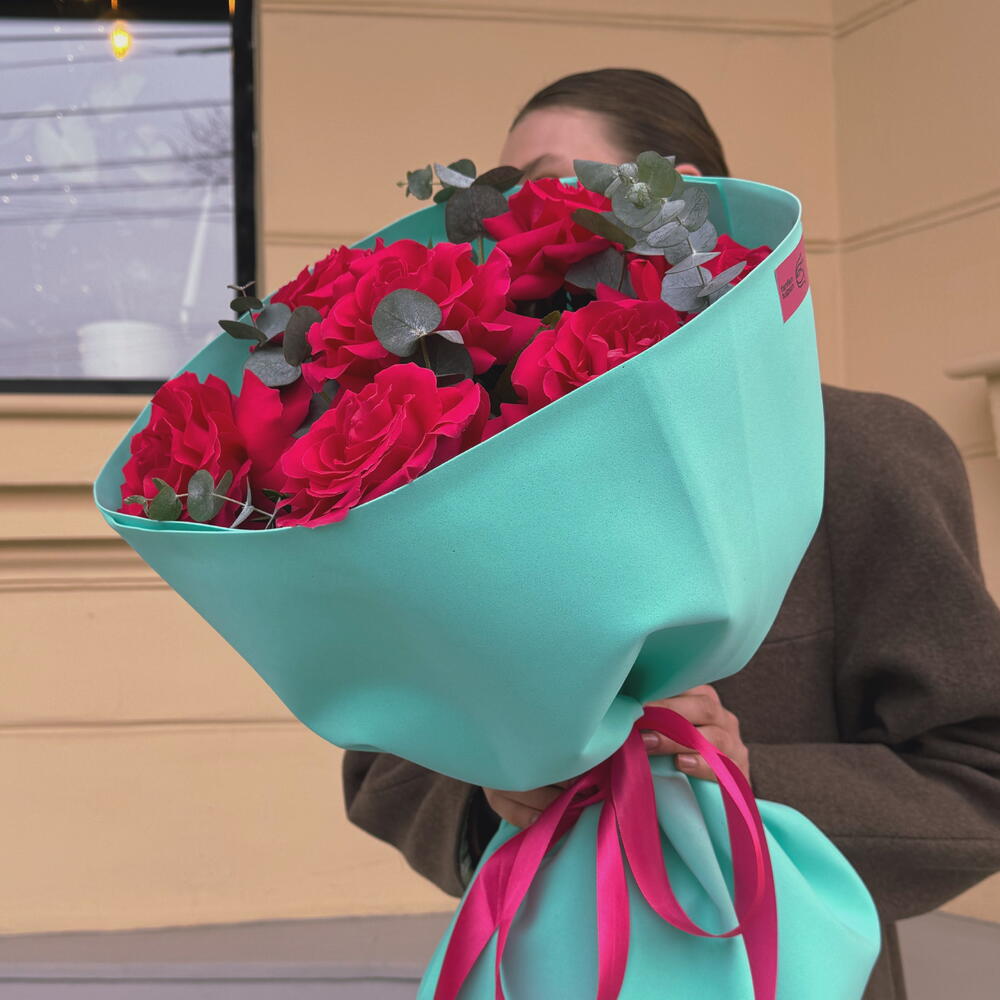 Букет из ярких роз Волшебный миг