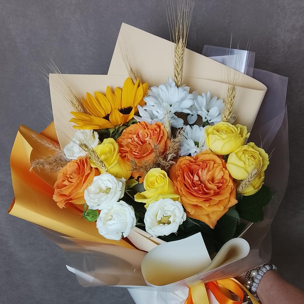 Подсолнух с розами и колосьями 💛
