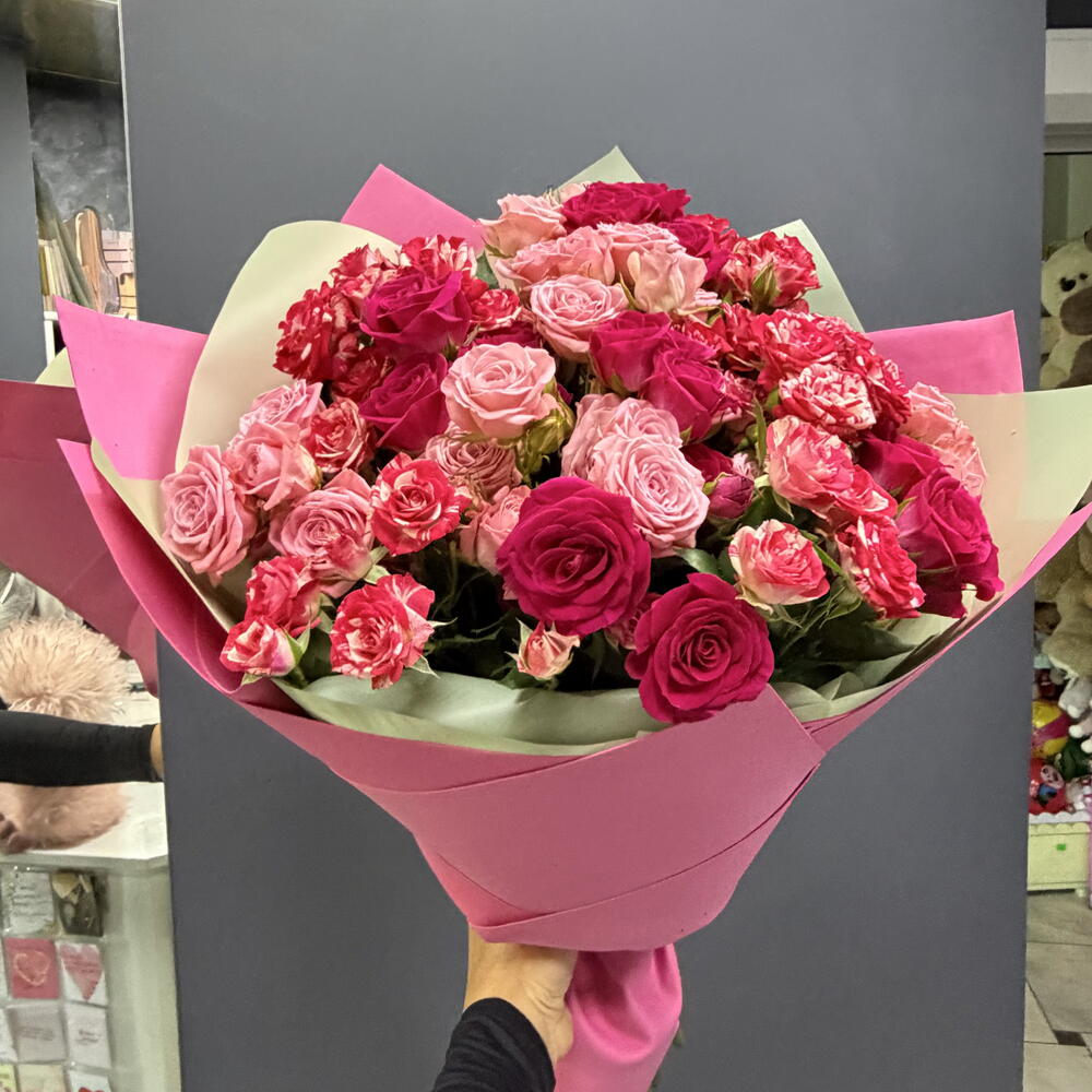 Букет из кустовой бордовой розы🌹🌹