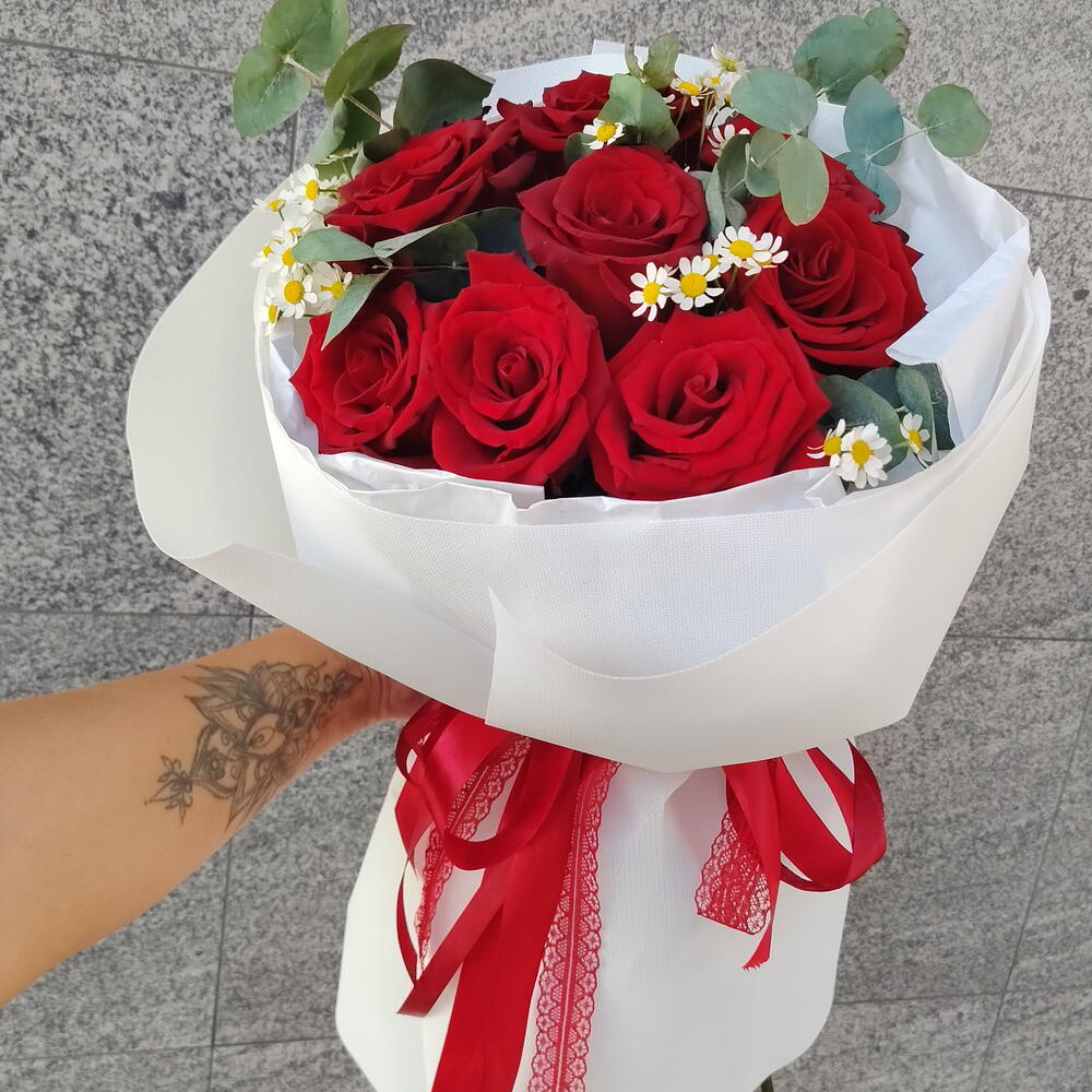 Букет из красных роз