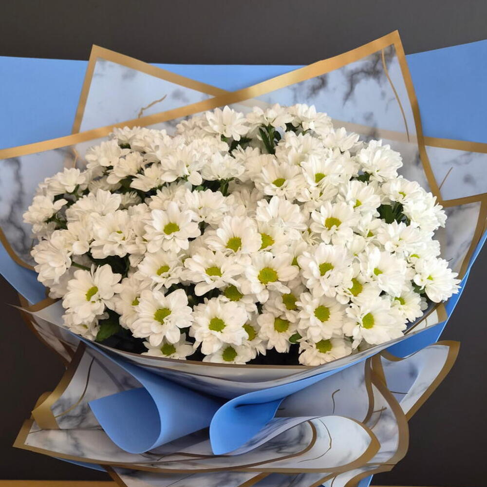 Пышный букет хризантем «Sky bloom»