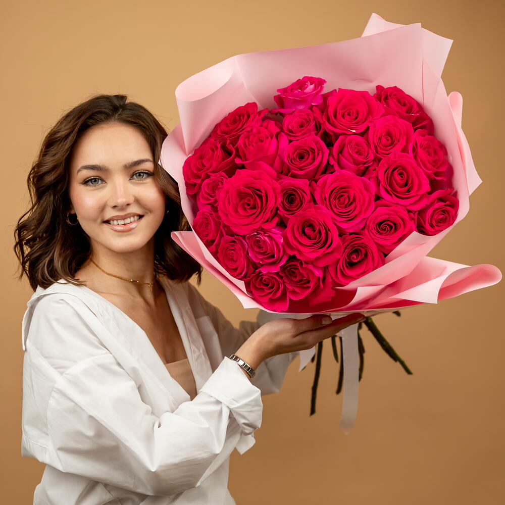 Розовые розы