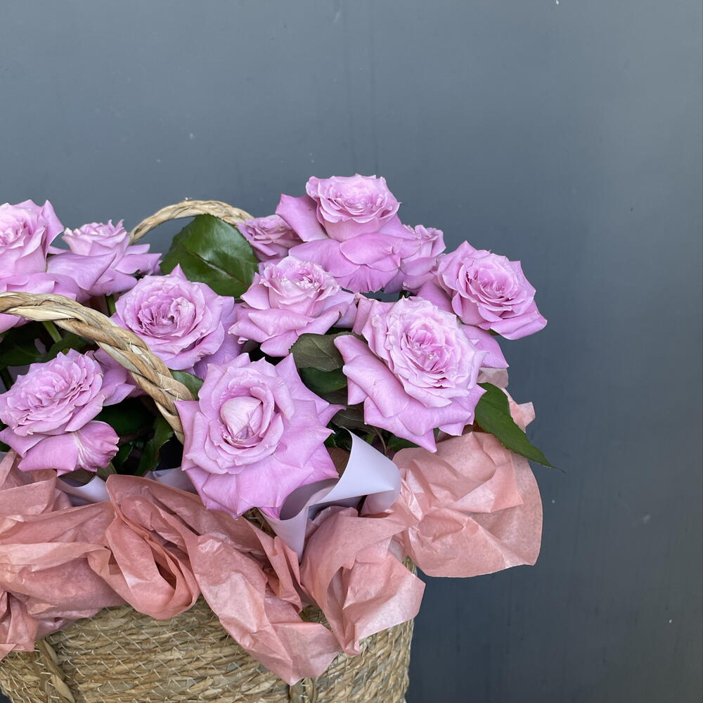 Розы в корзине🌺
