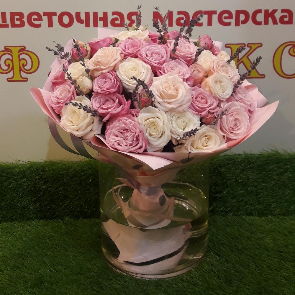 Букет из пионовидных роз в нежных оттенках