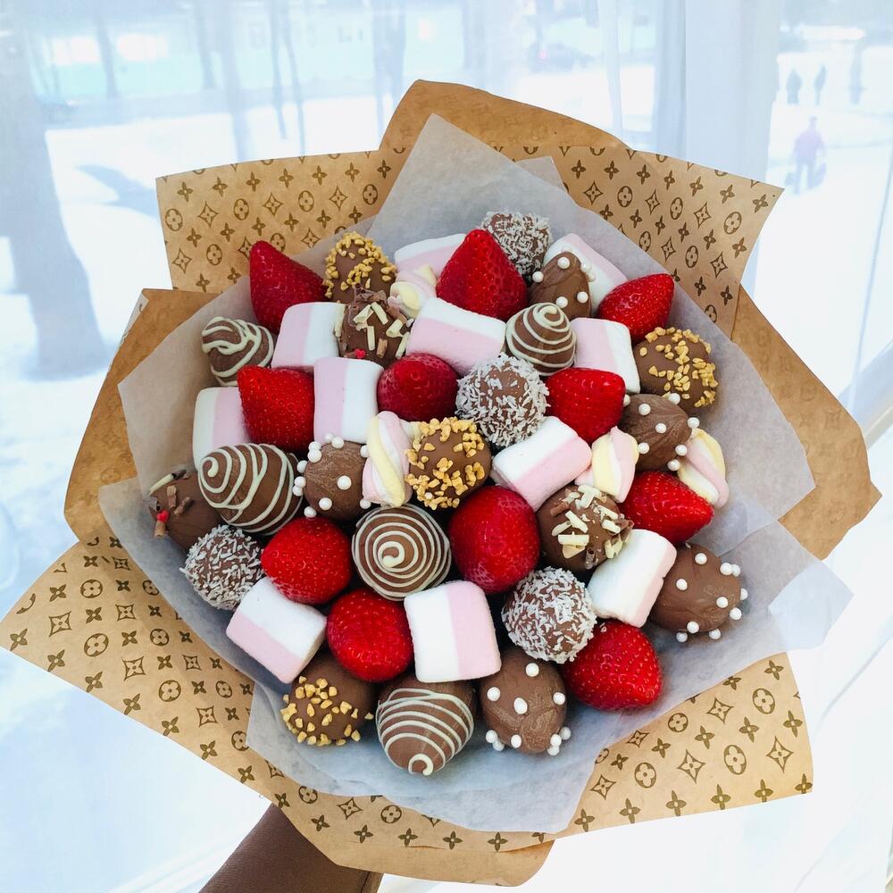 Ramo de Fresas cubiertas De chocolate con Malvavisco