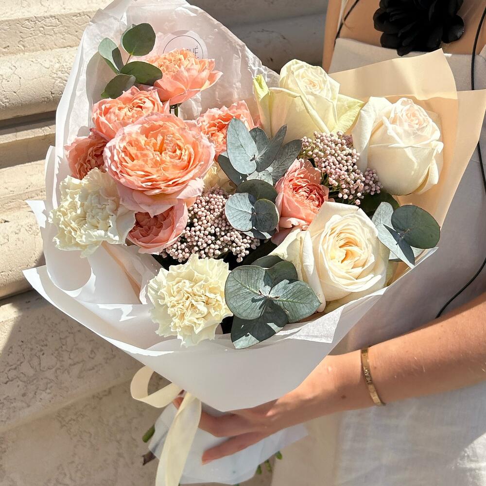 Букет «Летнее солнце» с пионовидными розами 🧡