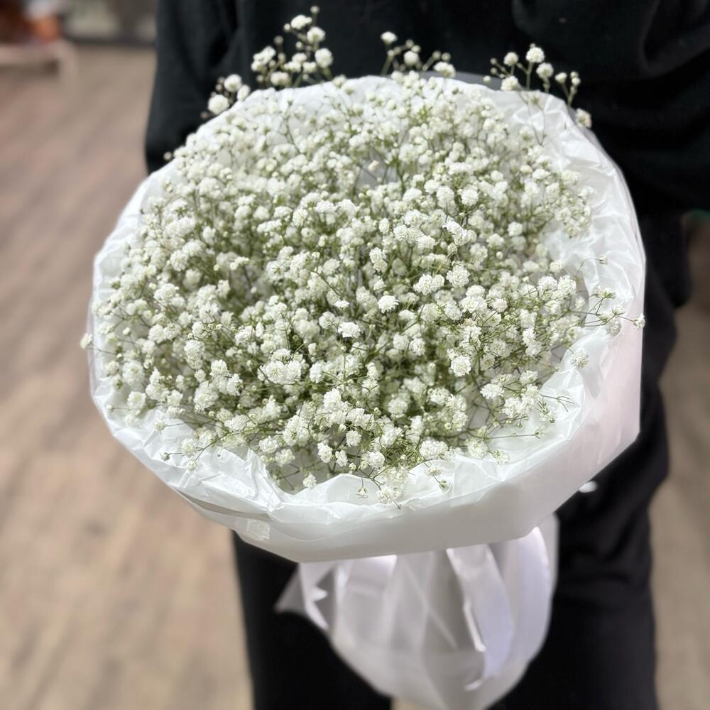 Букет из белых гипсофил