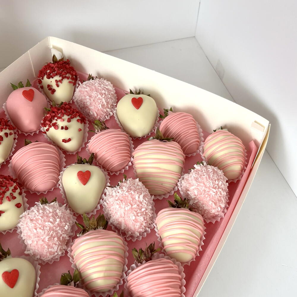 Клубника в шоколаде 25 шт Love pink