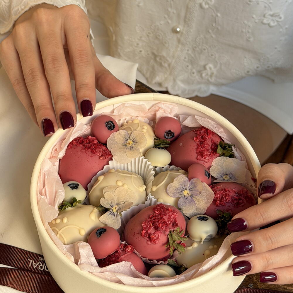 Lovely box of strawberries and blueberries in Belgian chocolate AMORE