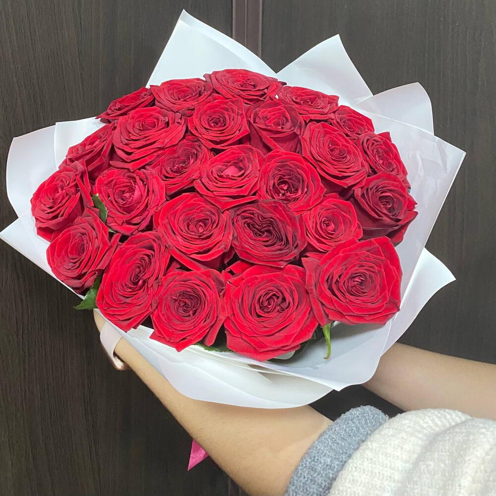 Нежный букет из 25 роз