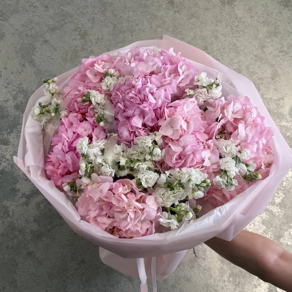 Букет  из гортензии и маттиоли  💖