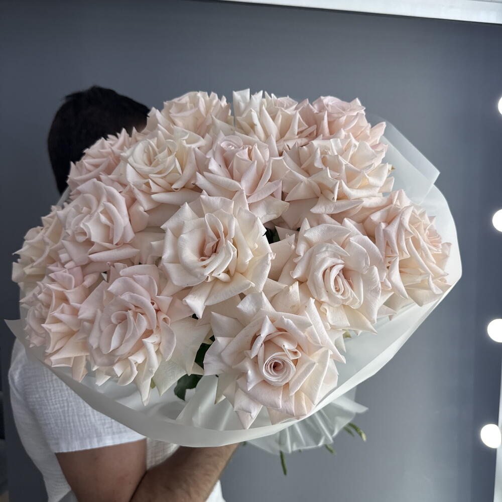 Монобукет из нежной розы HAPPY BRIDE 15шт