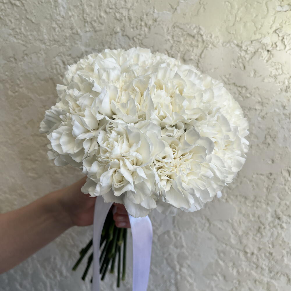 Bridal bouquet with white dianthus