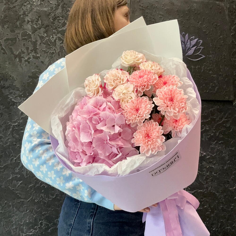 Букет с розовой гортензией 💗