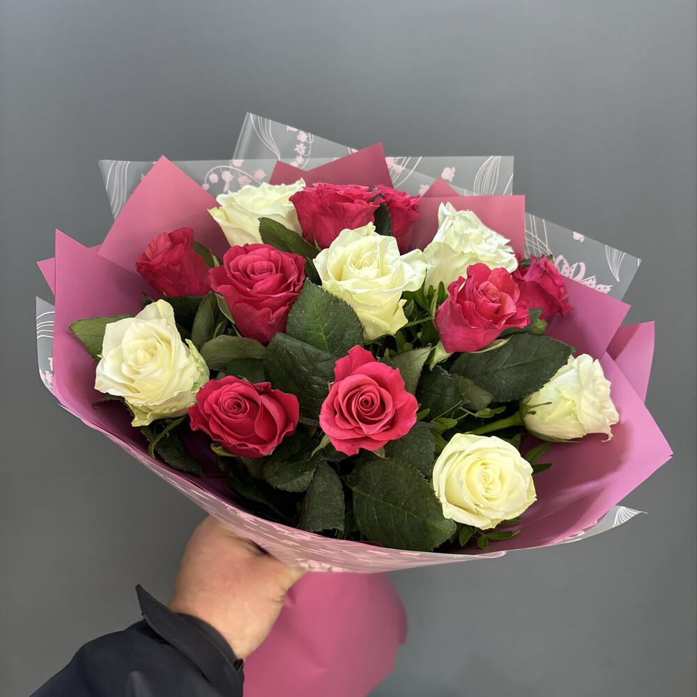 Букет 15 роз🌹🌹🌹