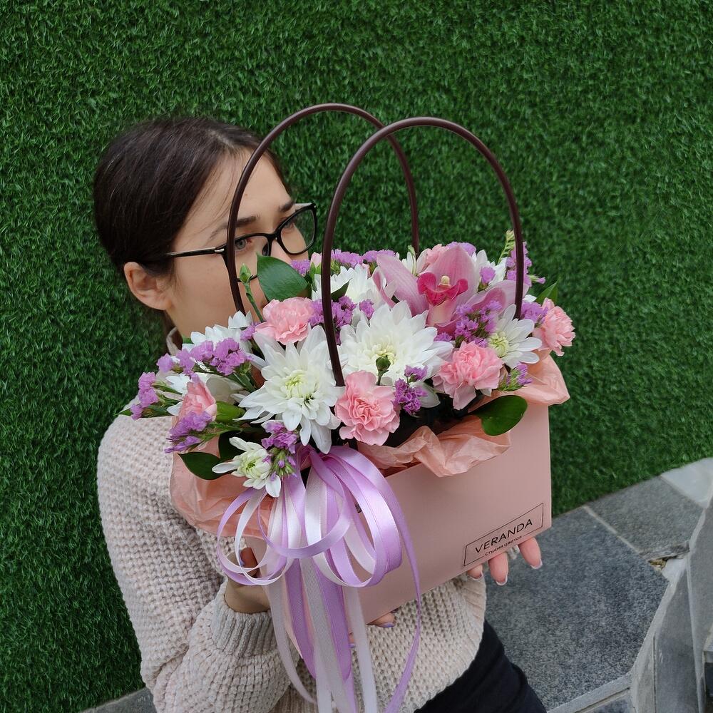 Цветы в коробке