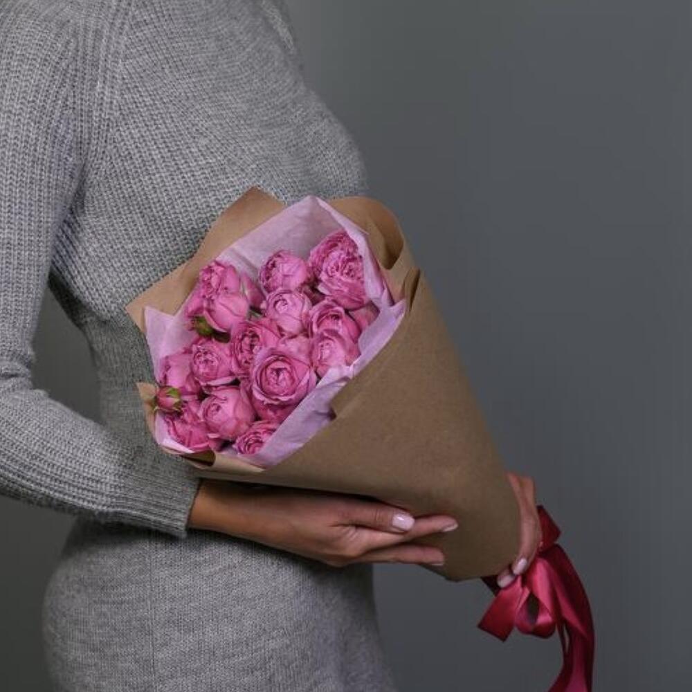 İnce sprey roses buketi