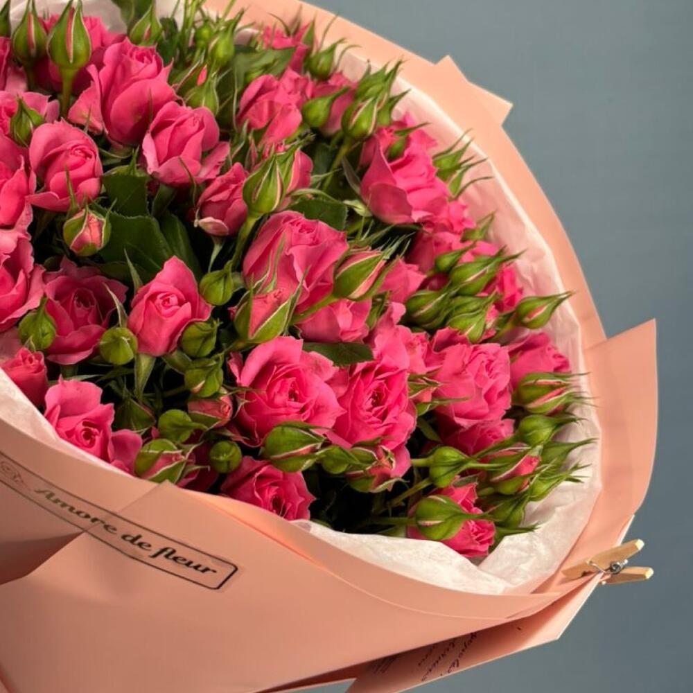 Букет ярких кустовых розочек 🌸
