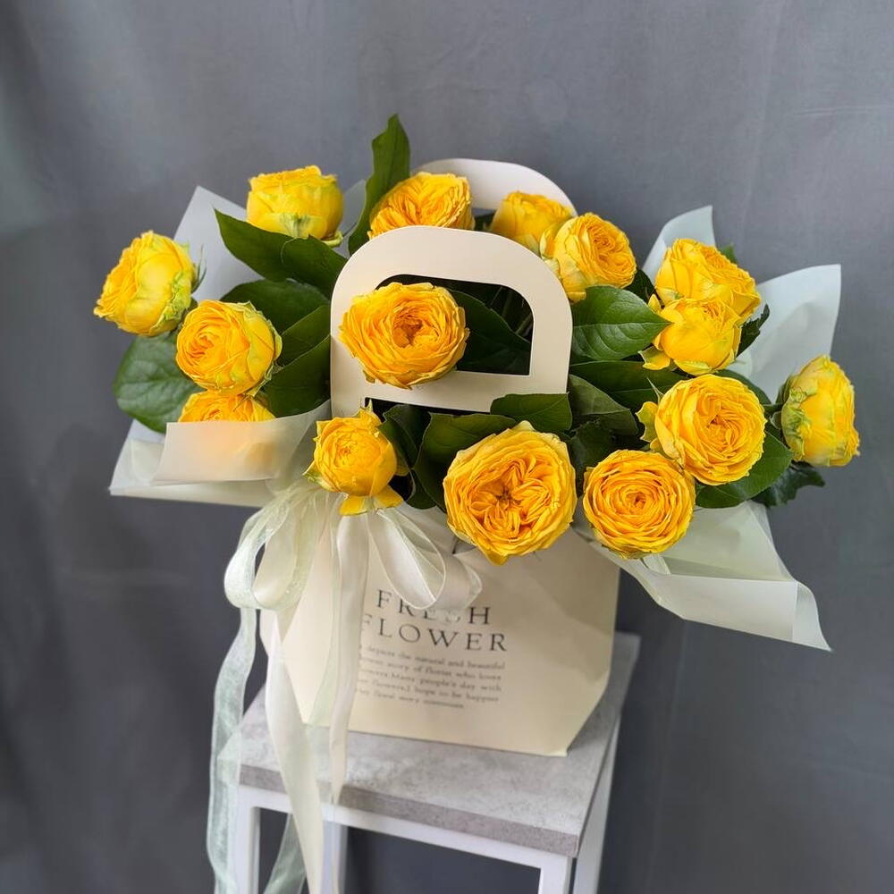 Кустовые розы желтые 💛